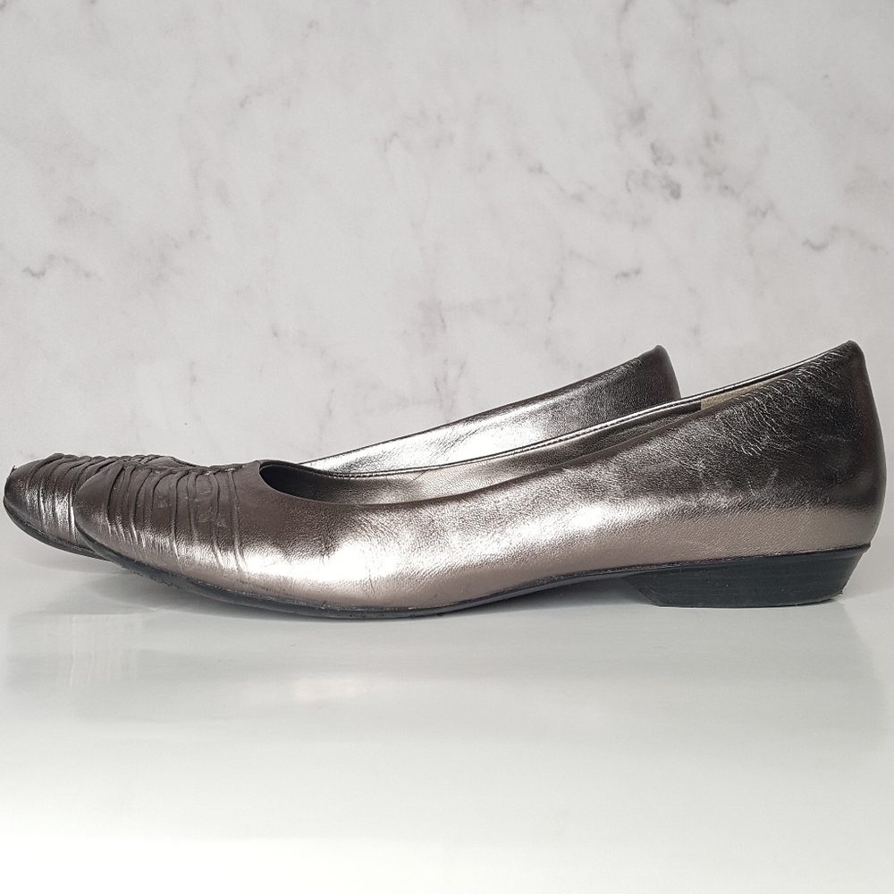 Naturalizer Metallic Flats Pleated Toe Box Shoes 9